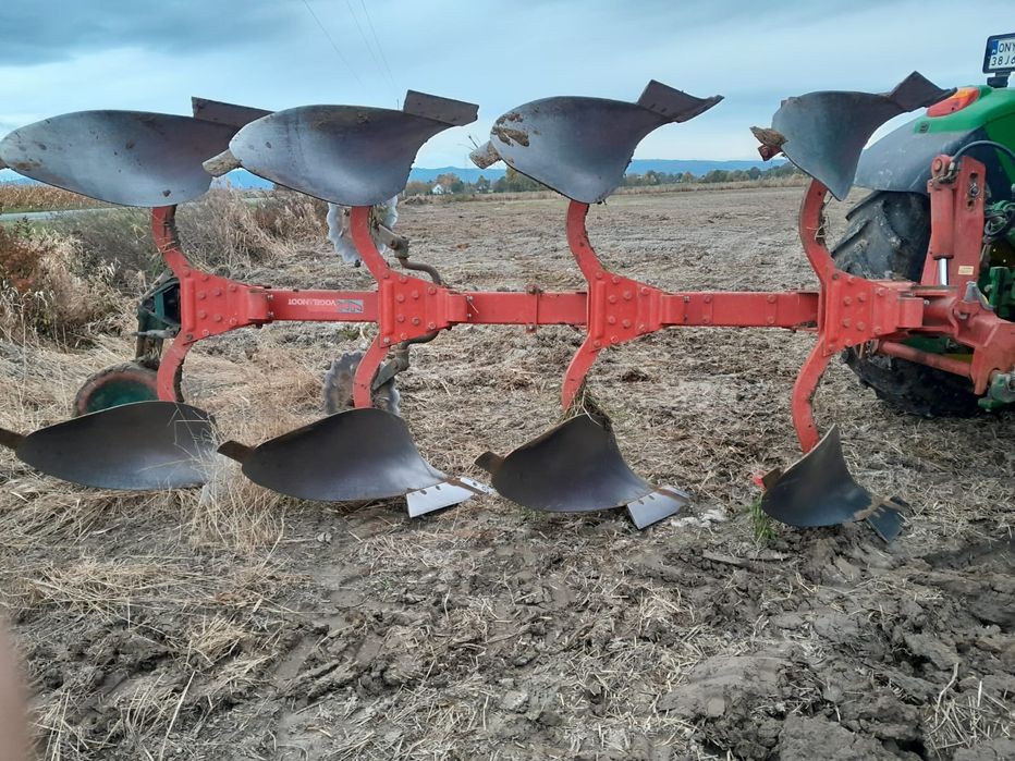 Pług obrotowy czteroskibowy 4 skibowy Vogel&Noot Permanit