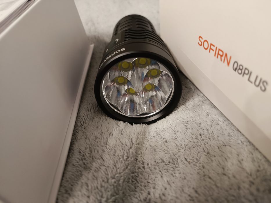 Latarka sofirn q8plus 6x xhp50 led 16000 lumenów  mega moc