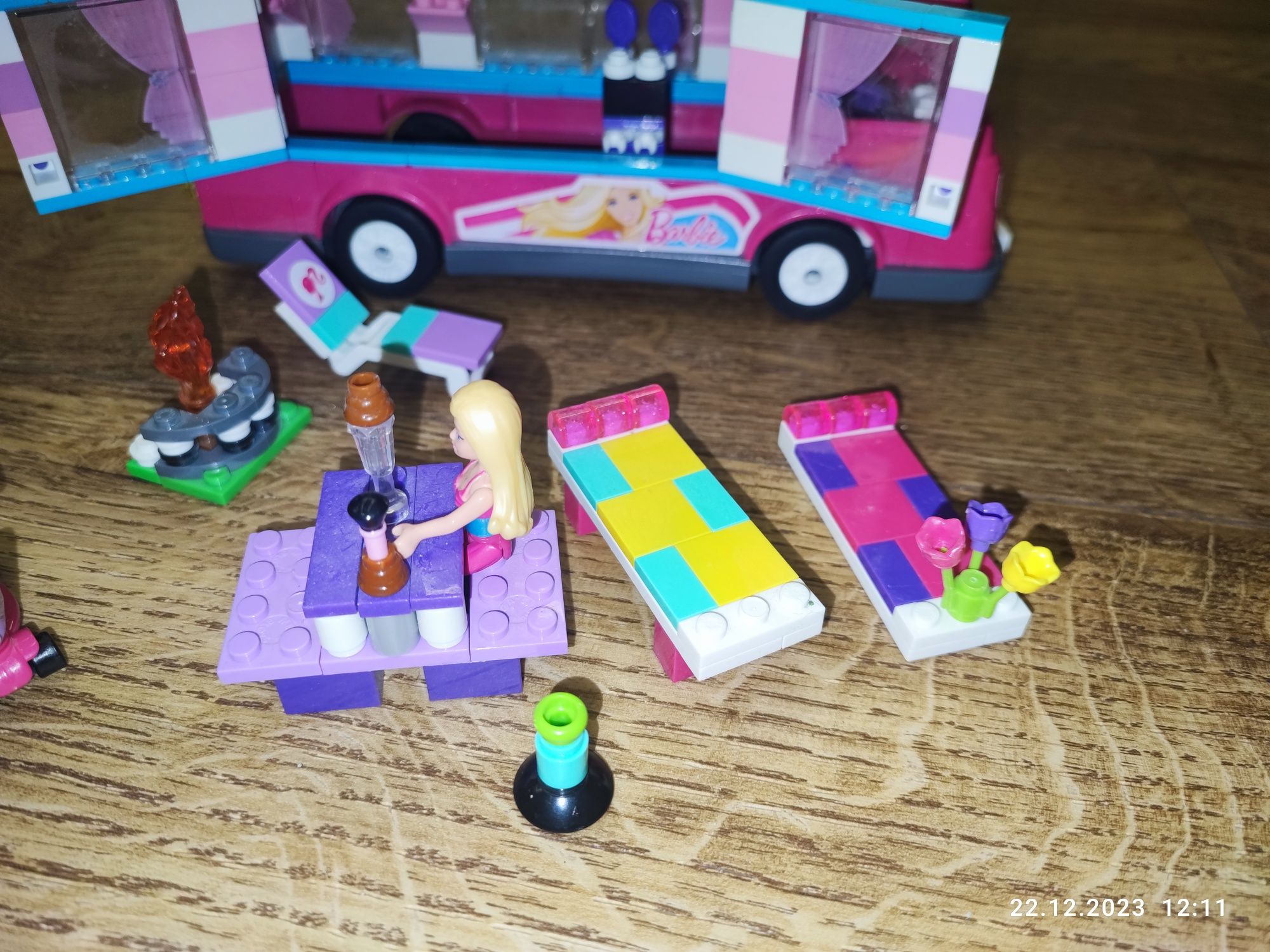 Кемпер Barbie Mega Blocks Luxe Camper 80293 Неполный