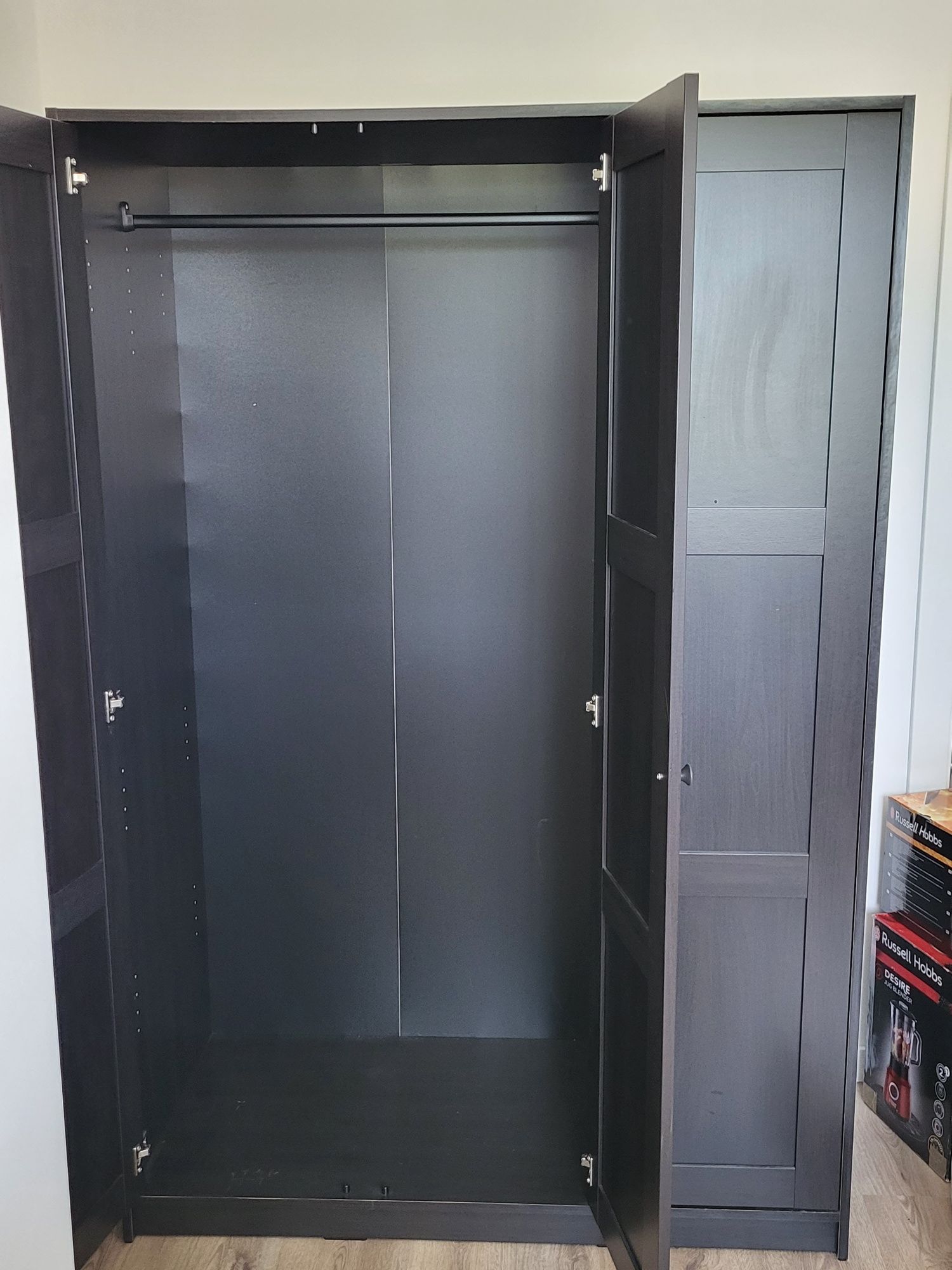 Roupeiro c/3 portas, preto-castanho, 117x176 cm Ikea