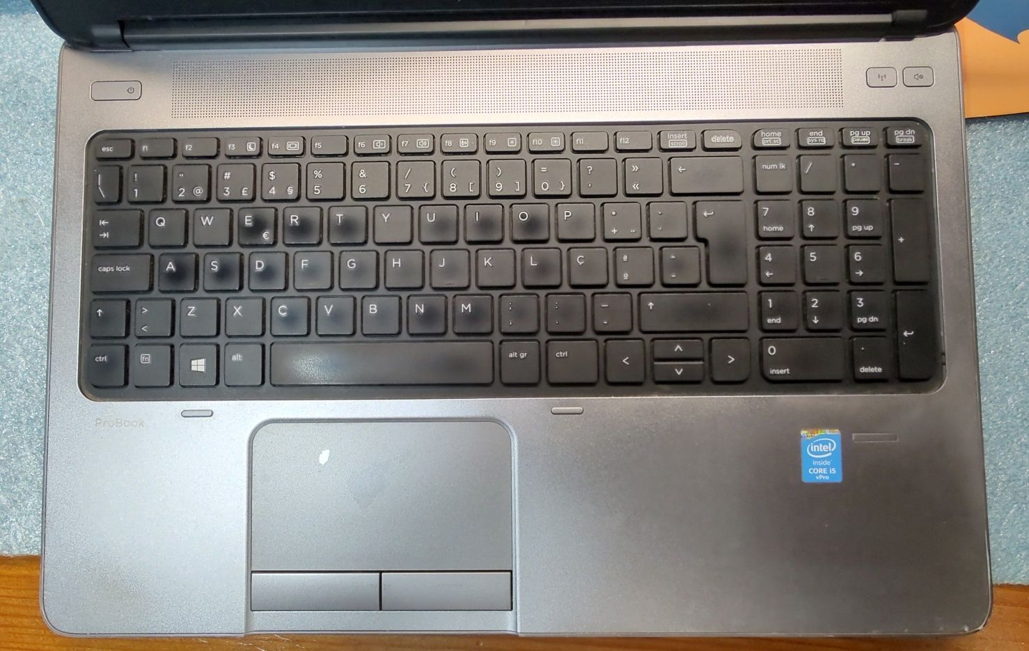 HP 650 G1. I5 4310M. 8gb RAM DDR3 .SSD 120 gb .