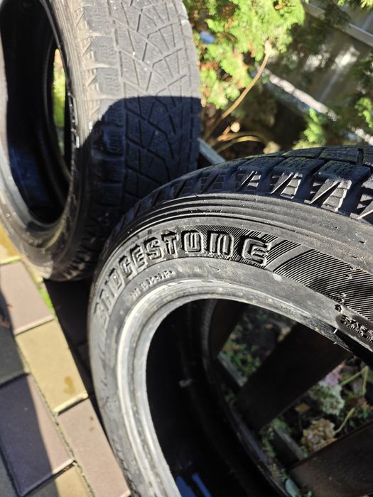 235 / 60 / R18 Bridgestone