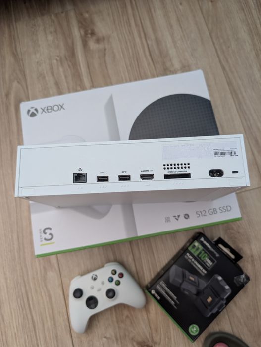 Xbox series s 512 GB +  akumulatory PDP Xbox Series/One Play and Char