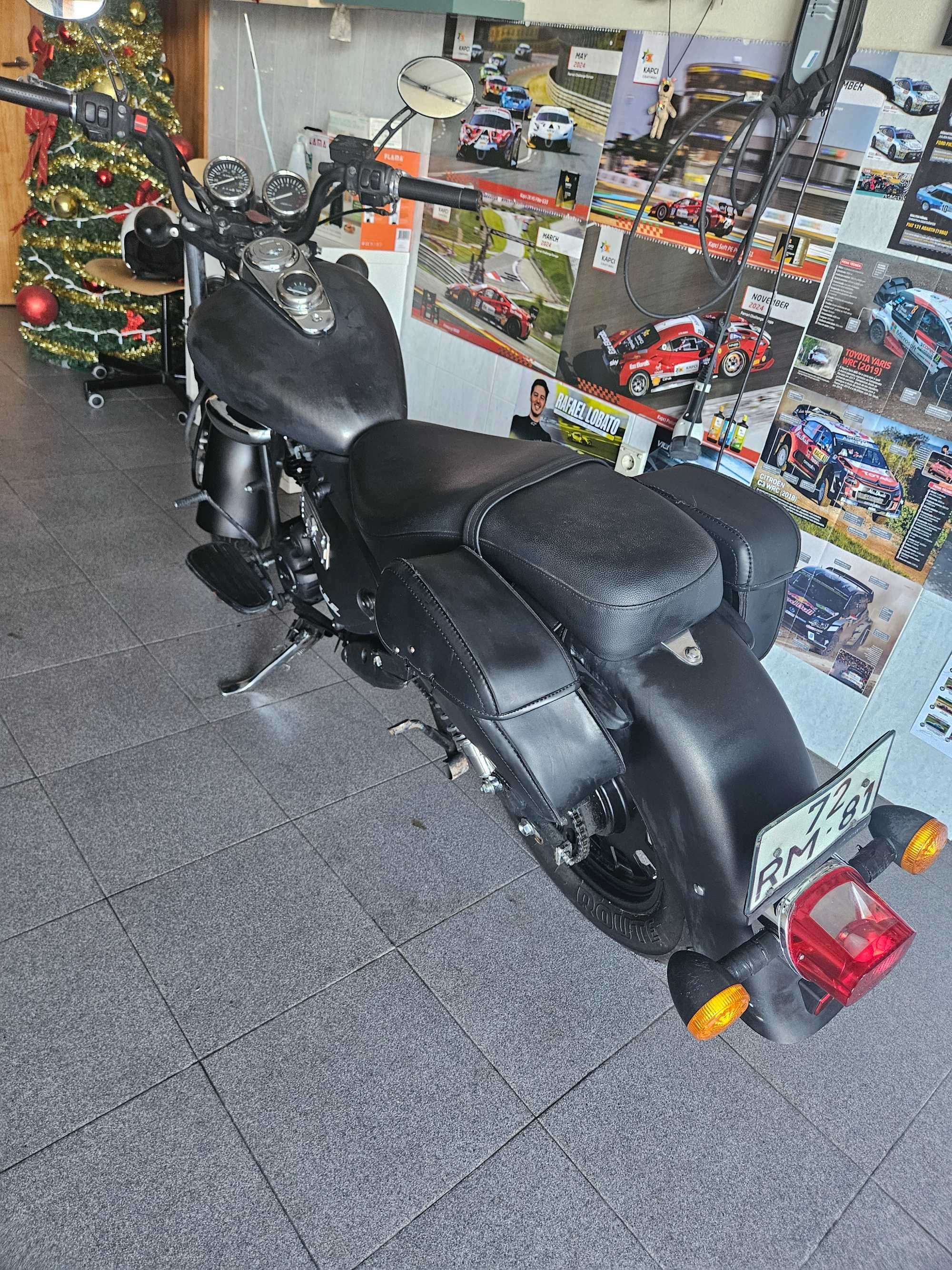 Moto 125 muito estimada