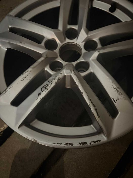 ORYGINALNA felga aluminiowa AUDI A4 (B9) 7Jx17 et 42