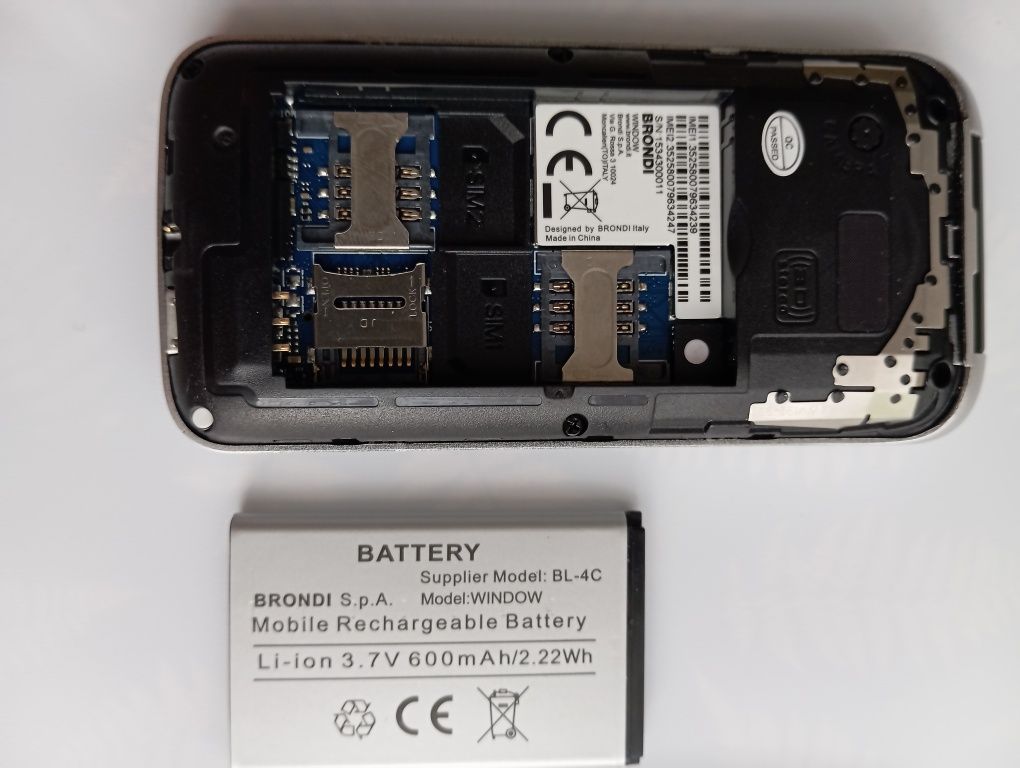 Brondi telefon komórkowy