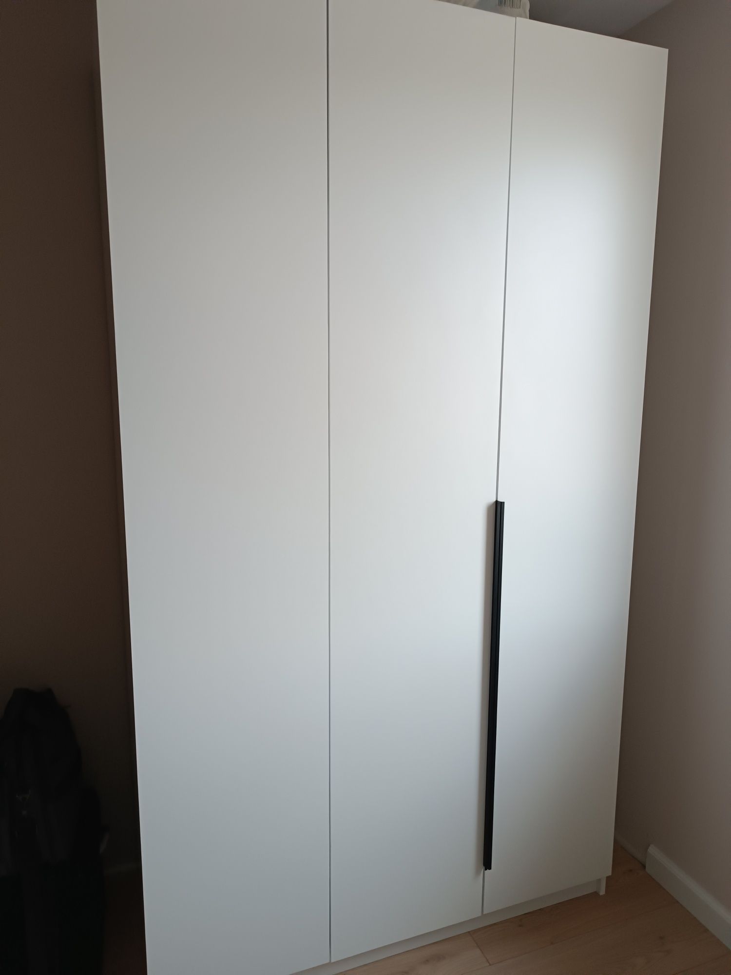 Szafa na wymiar od stolarza SZ 1300 W 2322 GŁ605