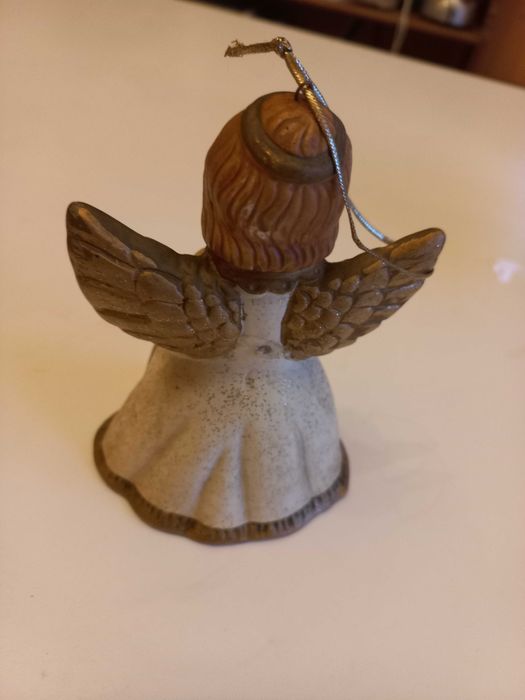 Figurka ceramiczna - aniołek - dzwonek