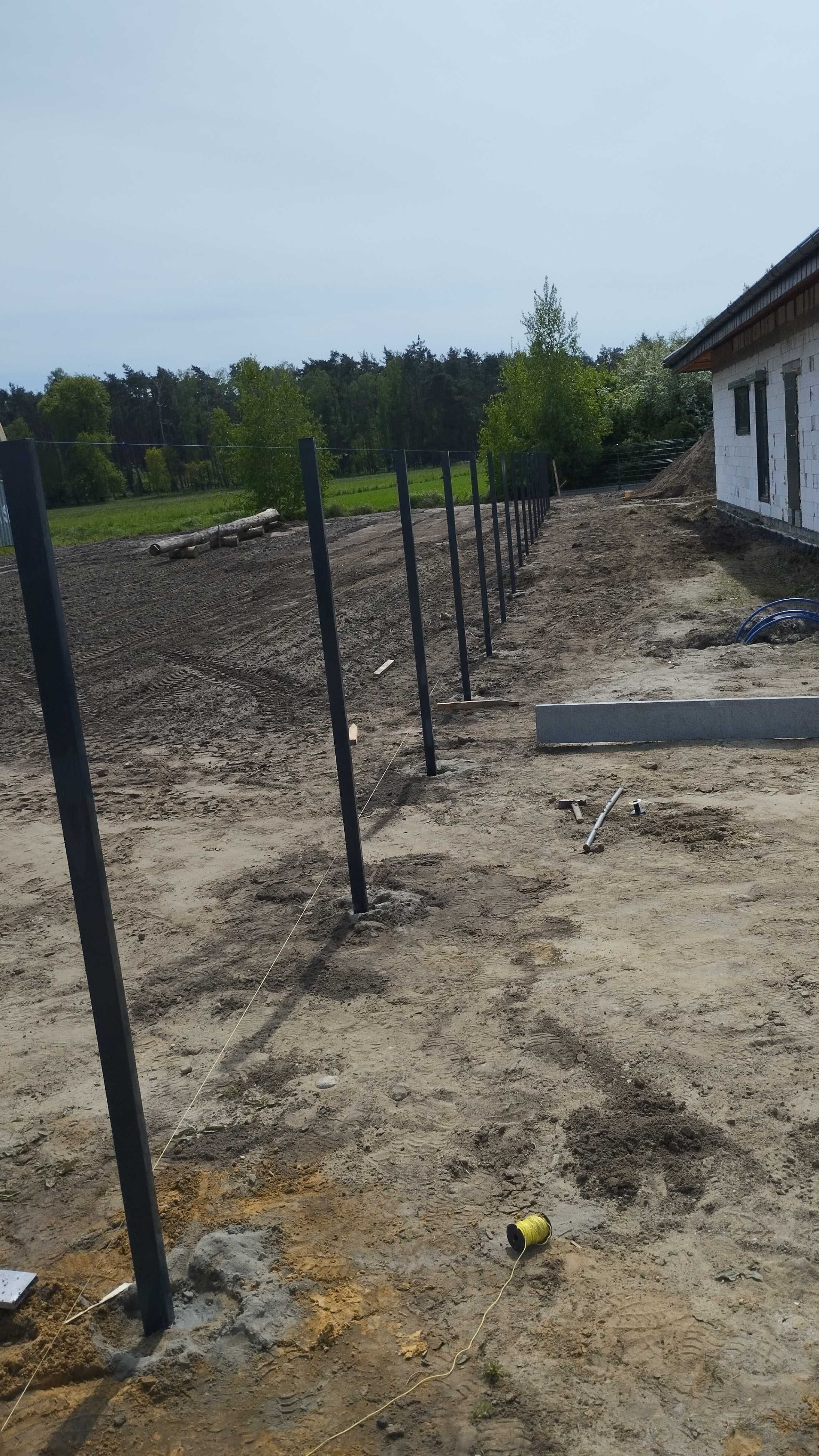 Montaż płotu panelowego  30 zł