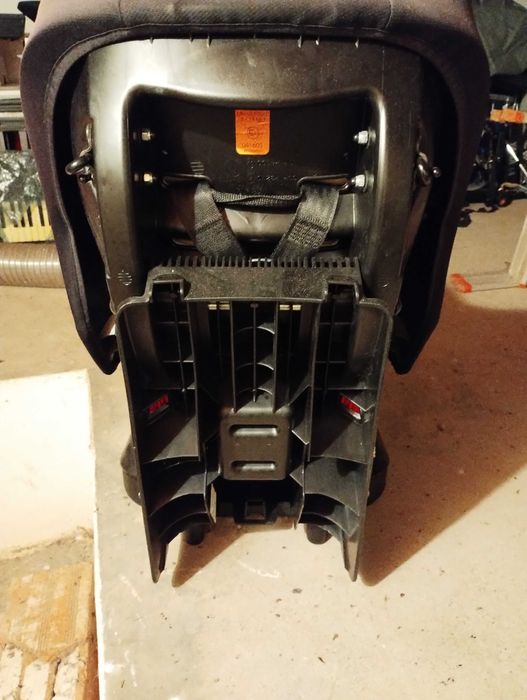 Cadeira GRACO para transportar bebé e criança em carro