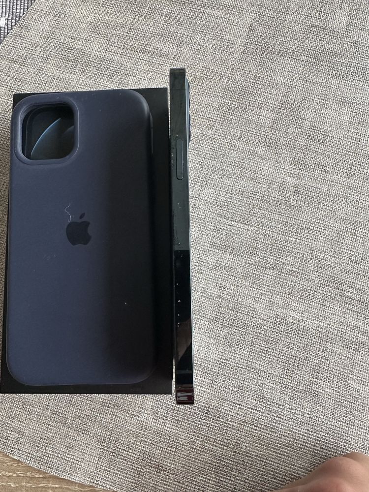 iphone 12 pro + pudelko, kabel, szklo, etui