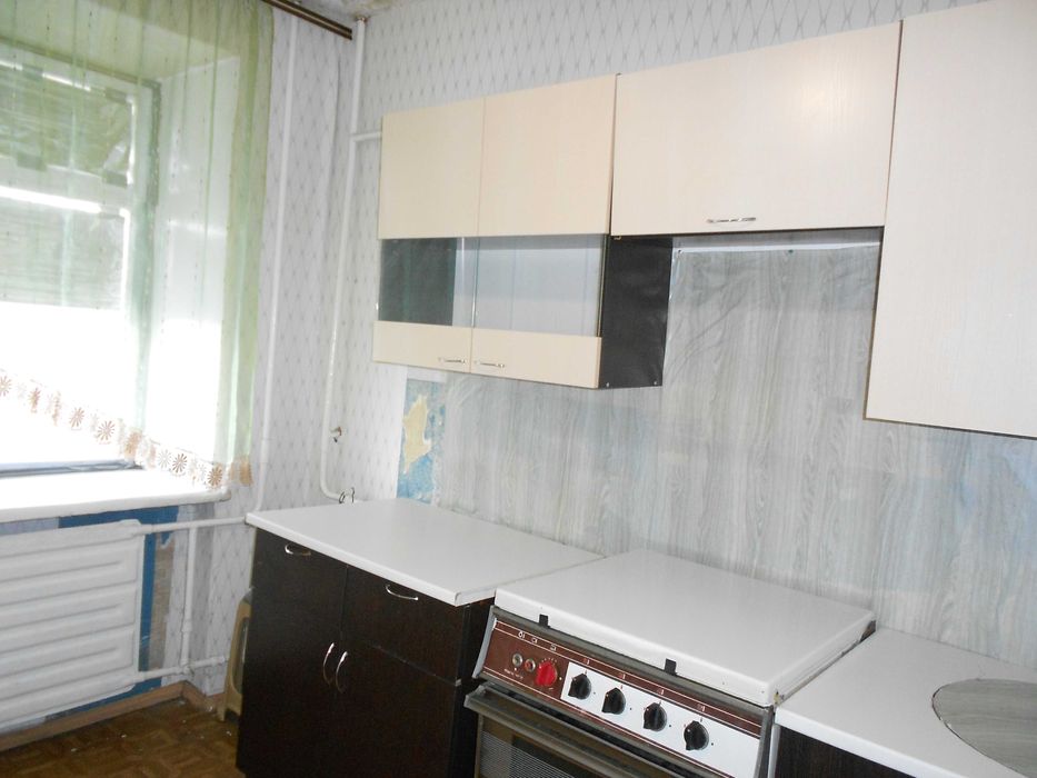 Продаж двохкімнатної квартири у цегляному будинку, 2/9