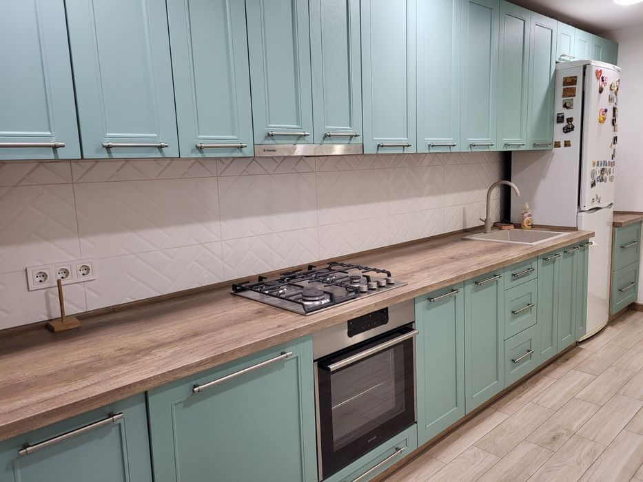 Продам 2 ком з АО, 4й поверх, Є Оселя, Меблі, техніка