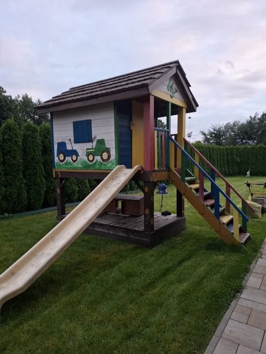 Domek dla dzieci zjezdzalnia piaskownica