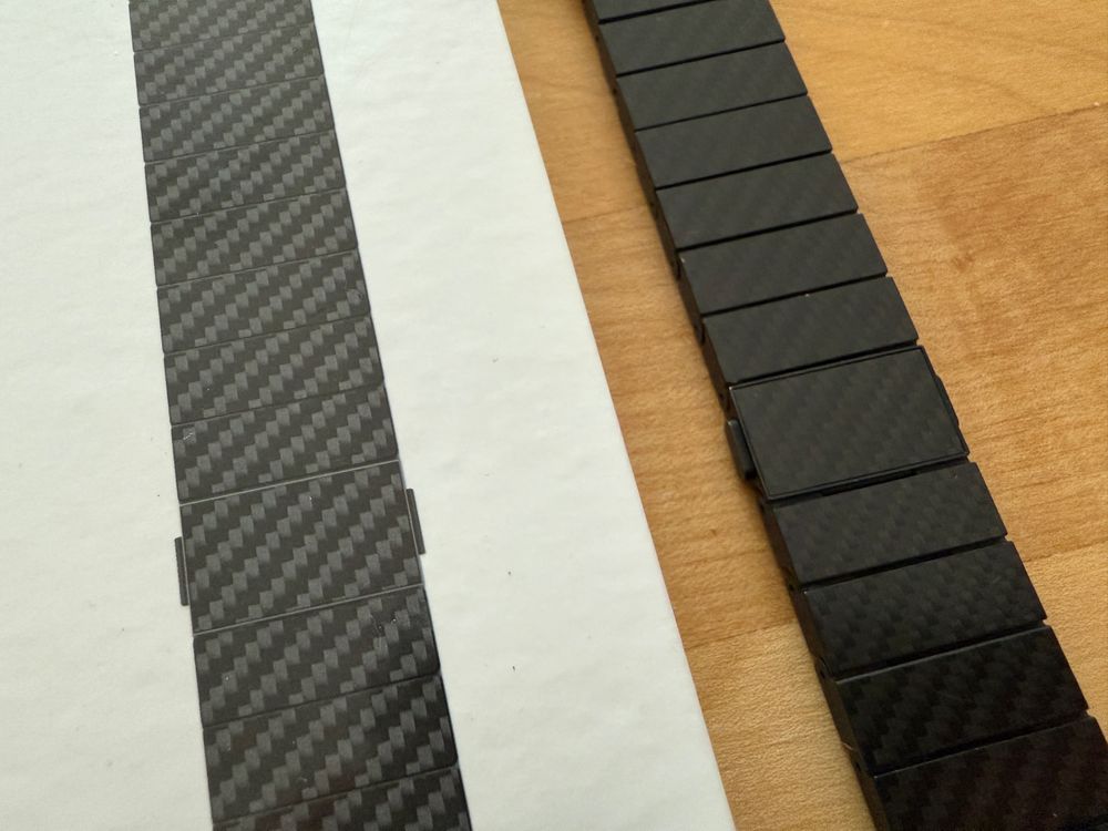 Karbonowa bransoleta Pitaka Apple Watch