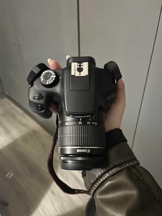 Camera Canon EOS 4000D