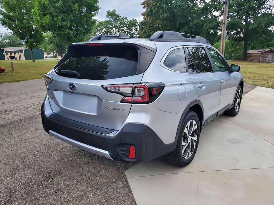 Subaru Outback      2021