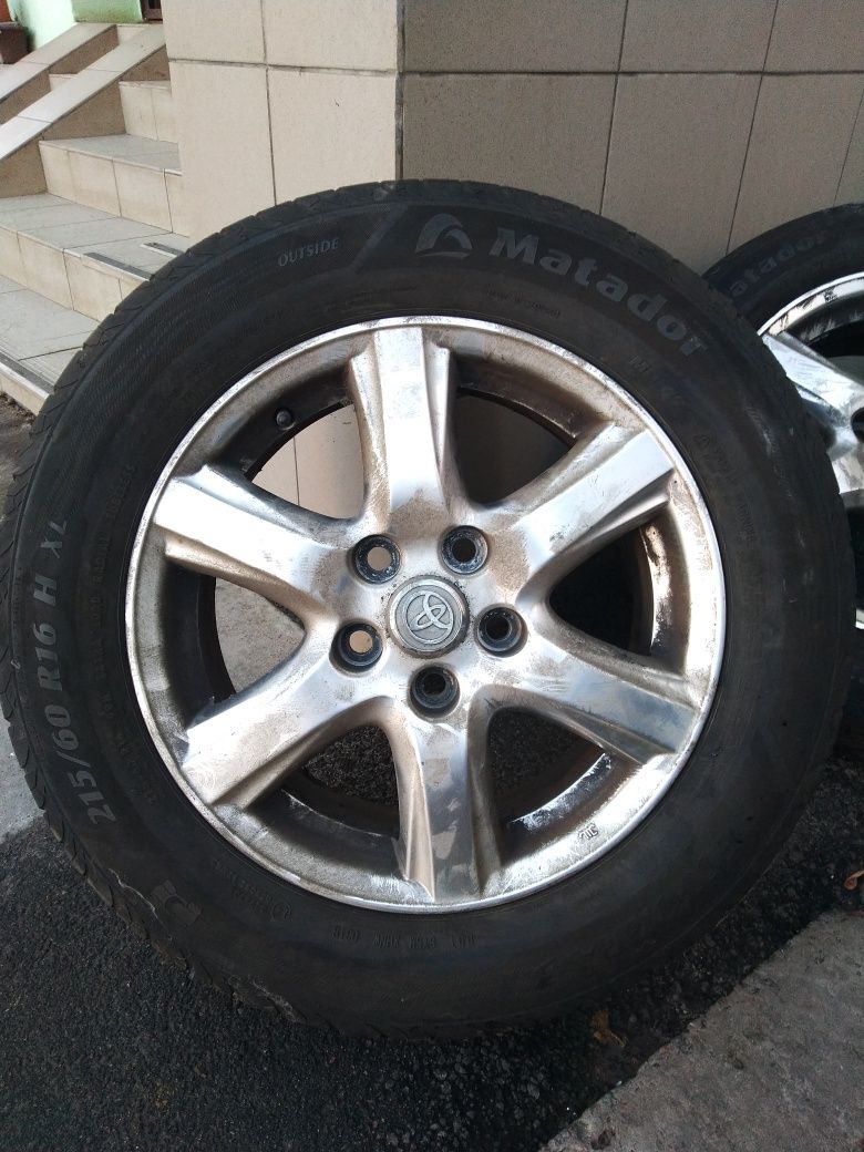 Терміново Продам колеса 215/60 R16 в зборі, диски і шина з Camry Toyot