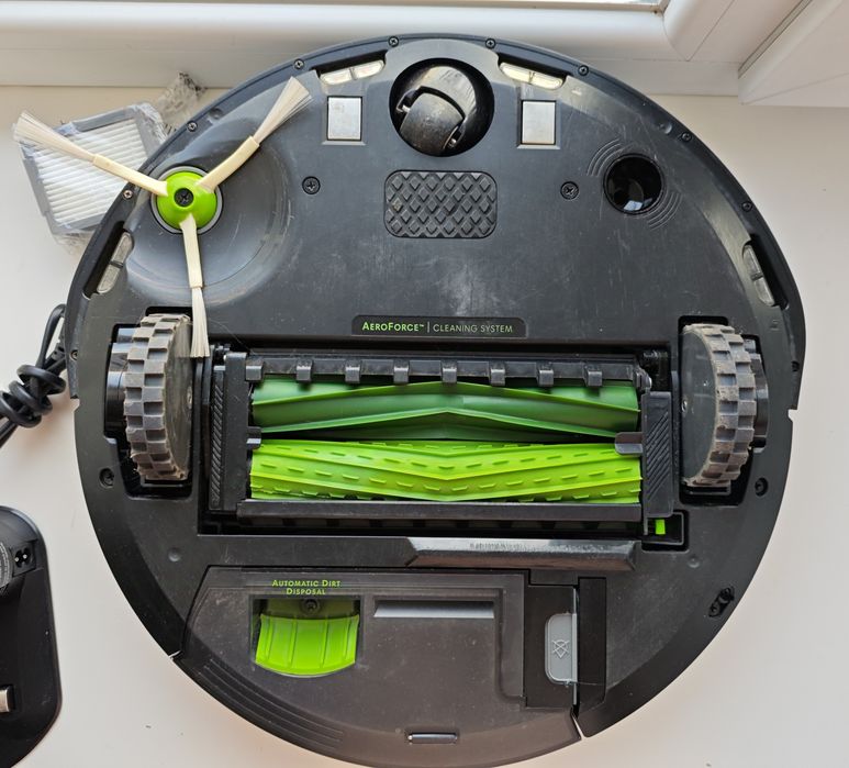 Робот-пилосос iRobot Roomba i3