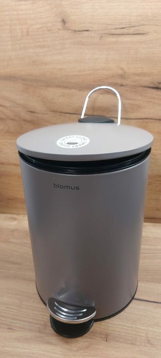 Kosz na śmieci łazienkowy Blomus Tubo