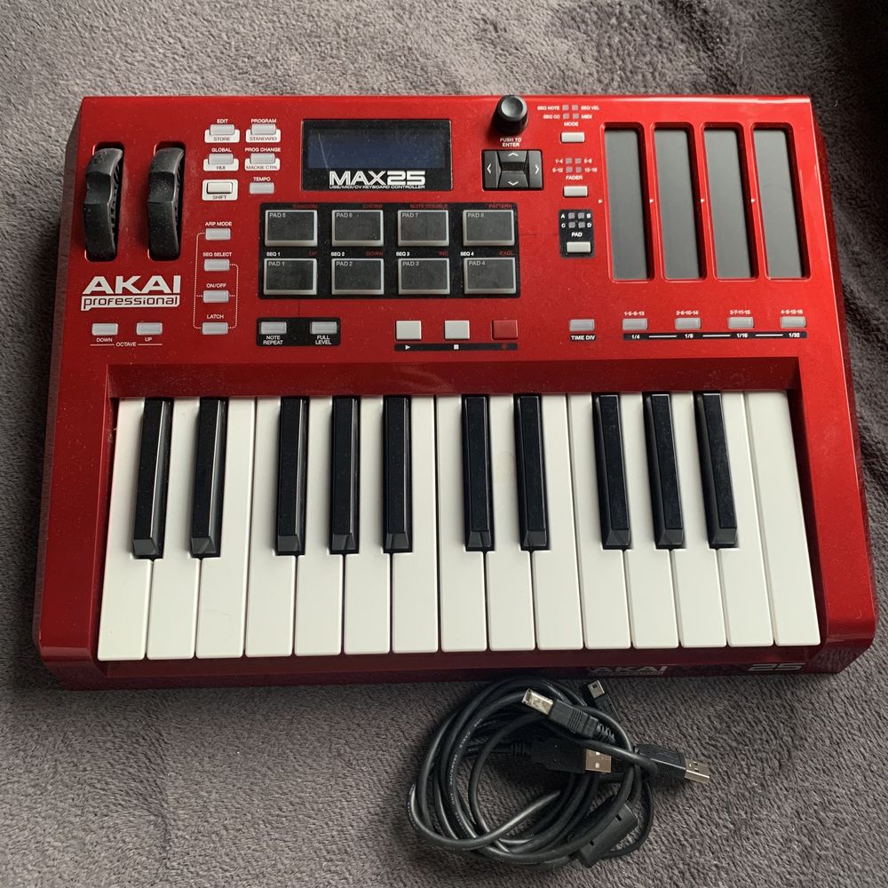 Midi - клавіатура AKAI Professional MAX 25 фортепіано синтезатор