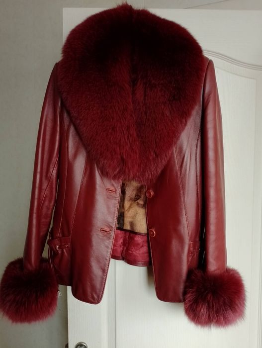 Куртка жіноча шкіряна