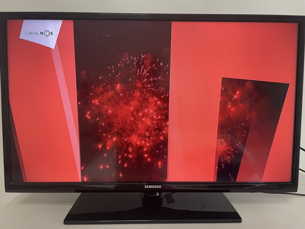 TV LED SAMSUNG 32”___Como Nova