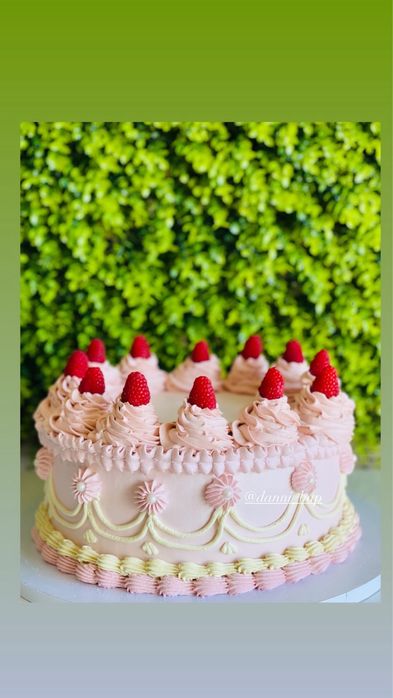 Kit festa , bolos, salgados , doces!