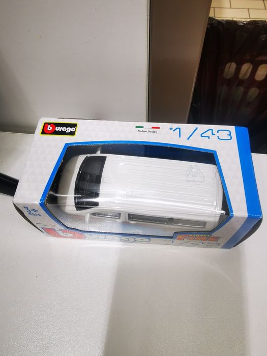 2020 Volkswagen T6.1 Transporter Burago 1/43