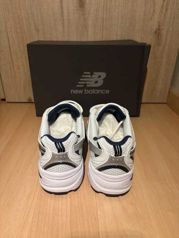 Biały^pożegnać się^NewBalance530^UnisexTrampki Roz.38