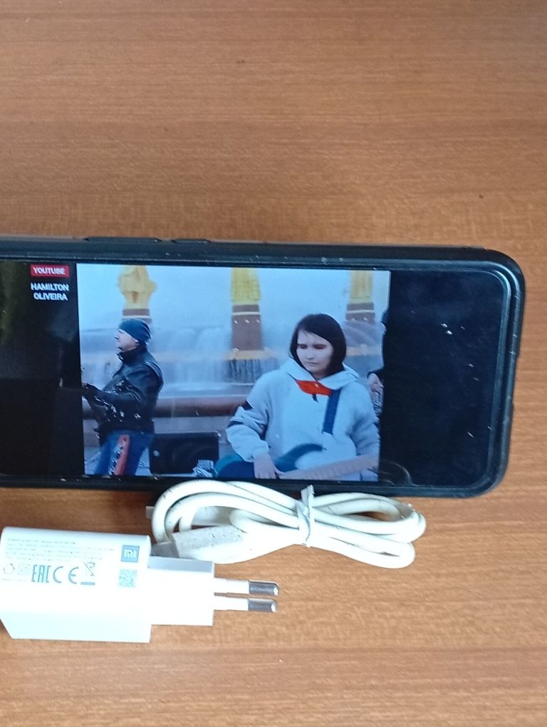 Xiaomi Redmi 9 com acessórios