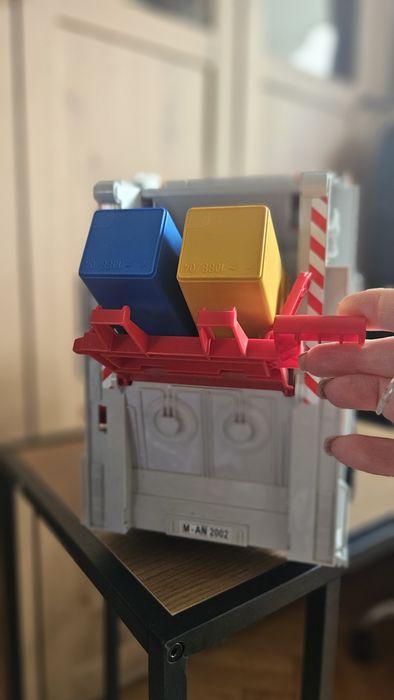 Bruder MAN TGA 02772 śmieciarka z tylnym załadunkiem