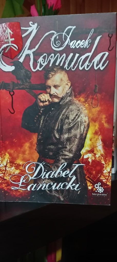 Sprzedam książki o tematyce historia, biografia, fakty, wspomnienia.