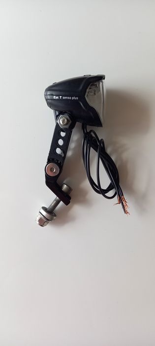 przednia lampa lampka do roweru Busch &Muller Lumotec EYC T Senso Plus