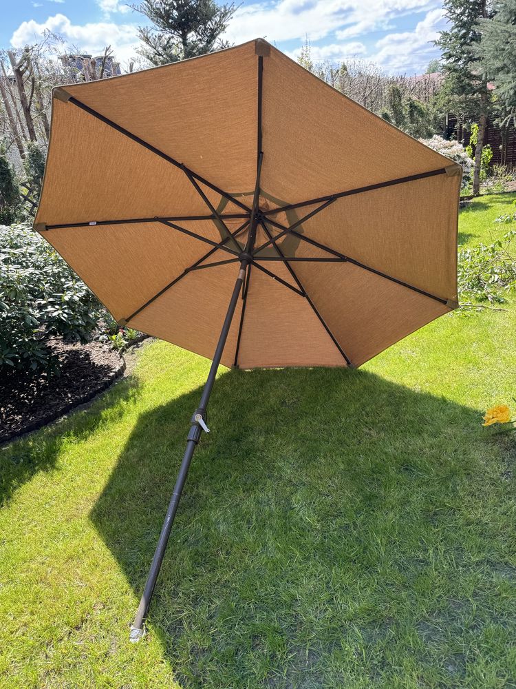 Duży ogrodowy parasol 270 cm łamany