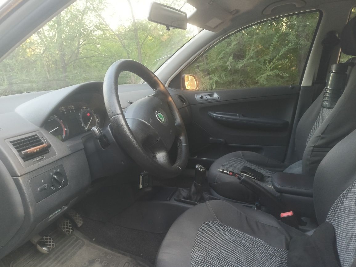Fabia Sedan 2006 1,2 (rest, офіційна), газ/бенз, конд, зимові колеса