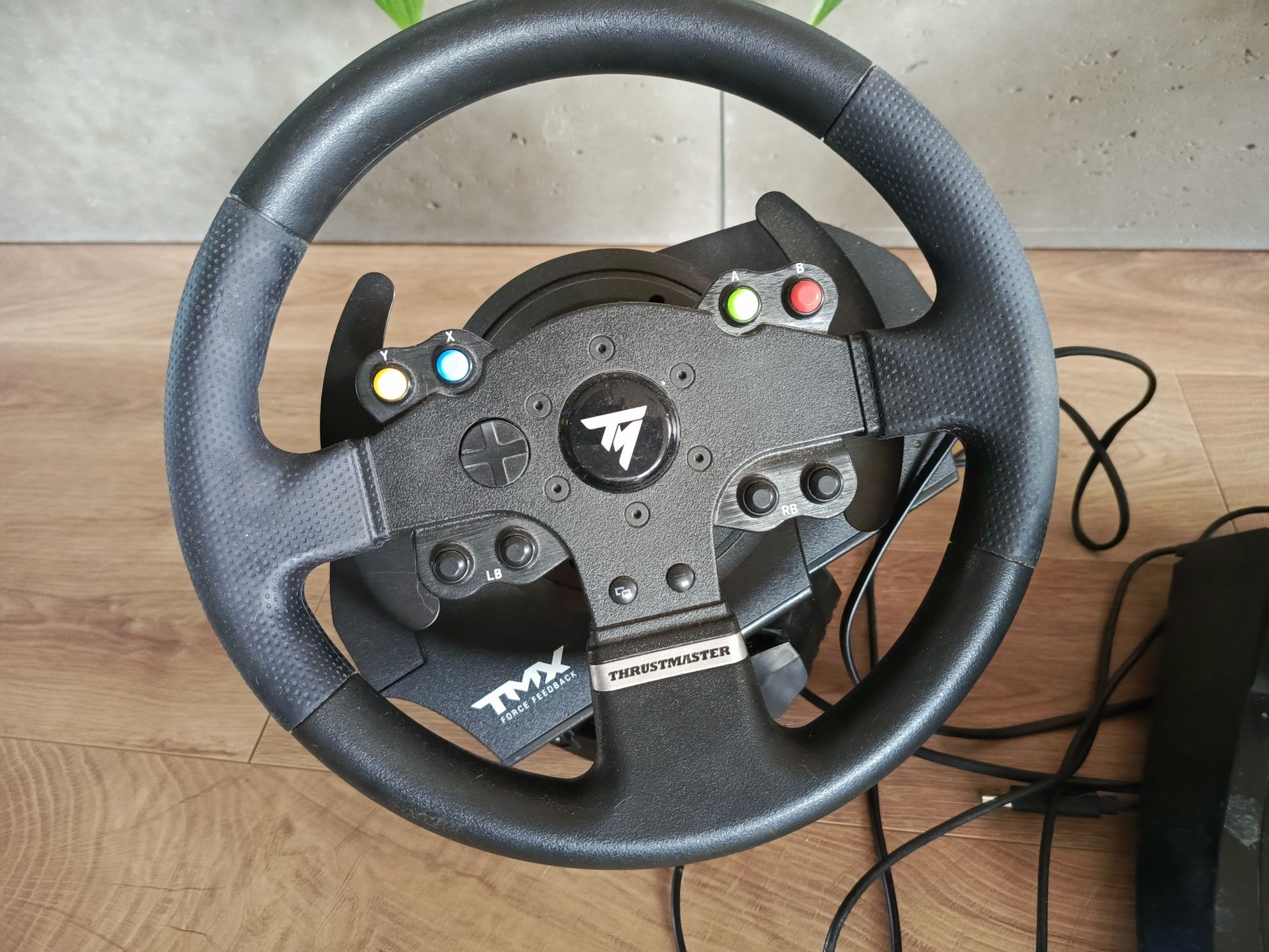 Kierownica thrustmaster TMX force feedback