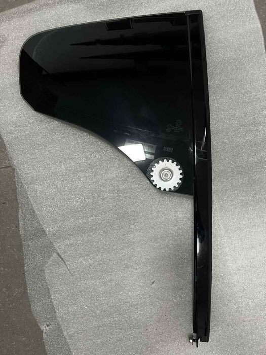 Скло заднє праве BMW 8 G16 оригінал 51357484250