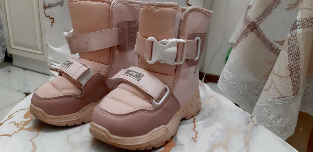 ботики, тапки, чобітки