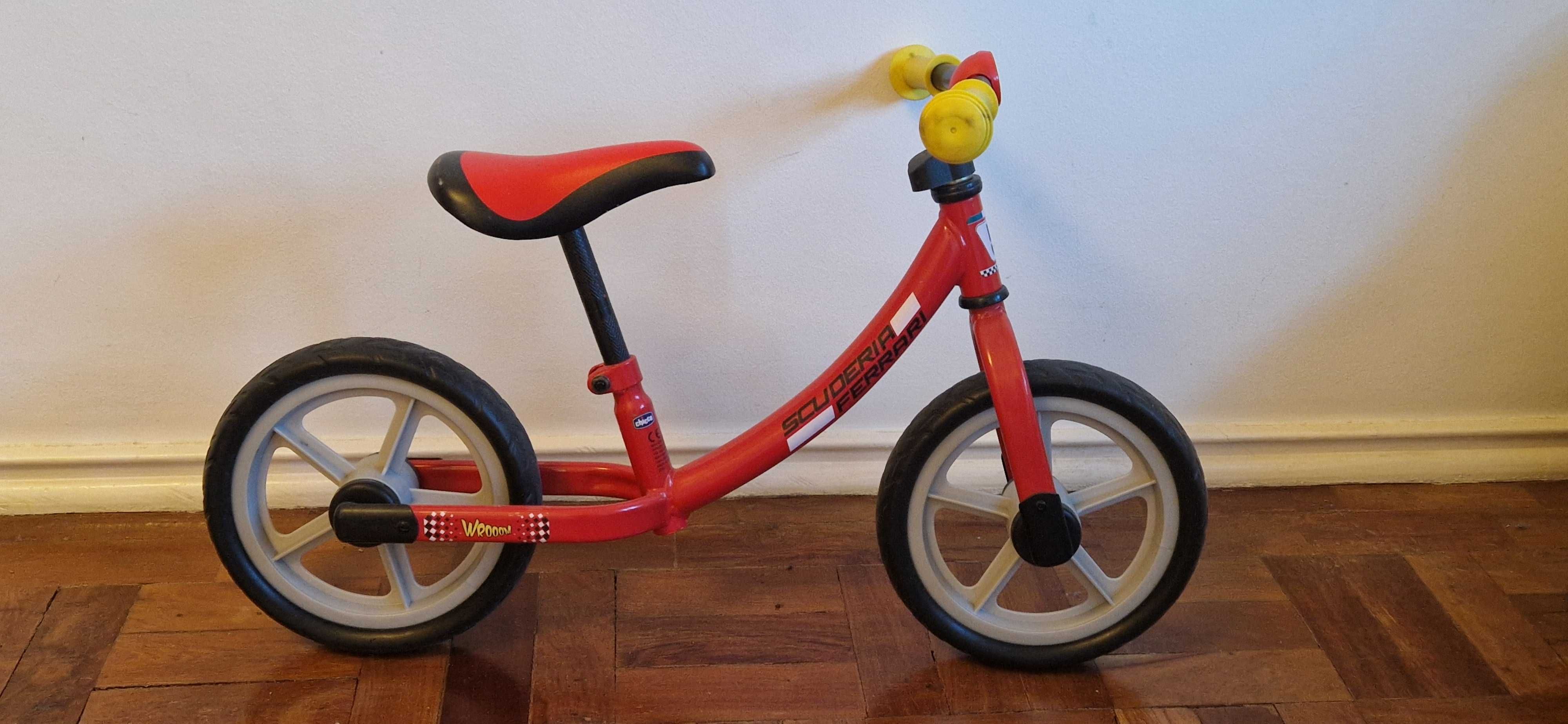 Bicicleta sem pedais Chicco Scuderia Ferrari