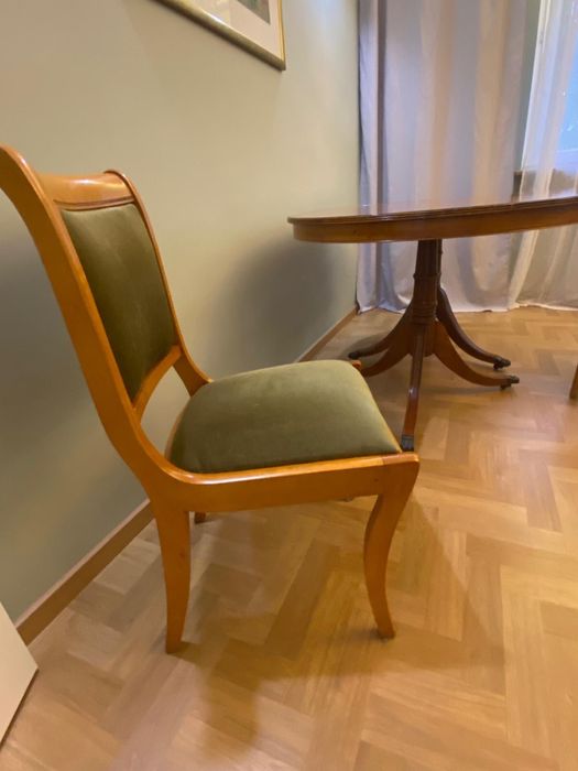 Stół z litego drewna + 8 krzesel