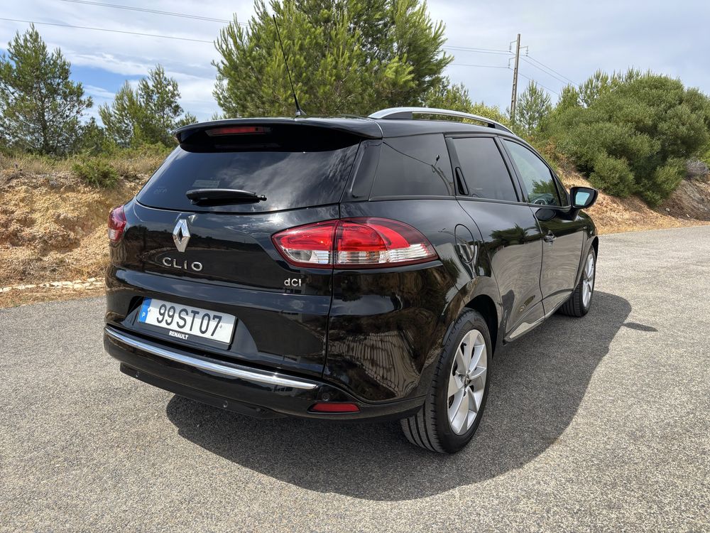 RENAULT CLIO 1.5 dCi Limited • 04/2017 • 130.000 Kms