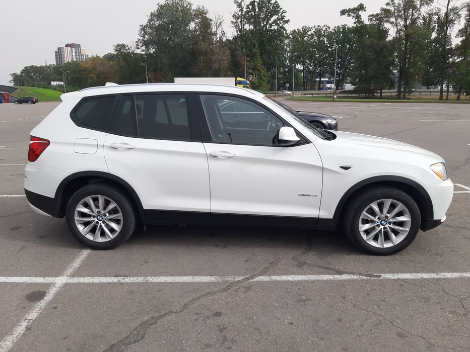 BMW X3 Подам автомобіль.  Авто не битий не фарбований на 100%.
