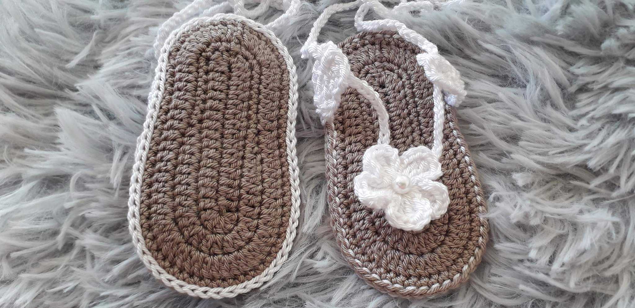Sandalinhas para bebé, 9cm (1 a 3 meses), sola dupla.