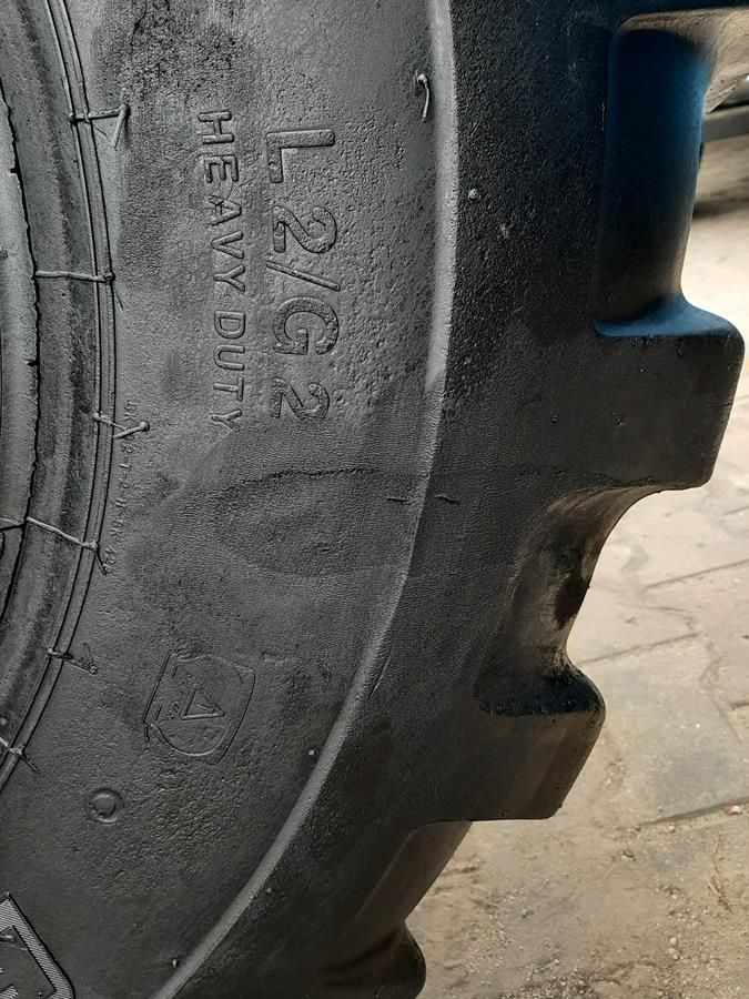 2x Opona używana przemysłowa 17.5-25 17.5R25 BKT 950zł(szt.) W4428