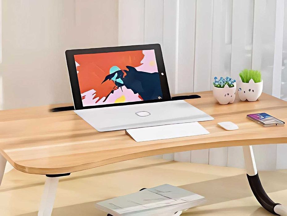 Стіл для ноутбука та планшета  матовий під дерево