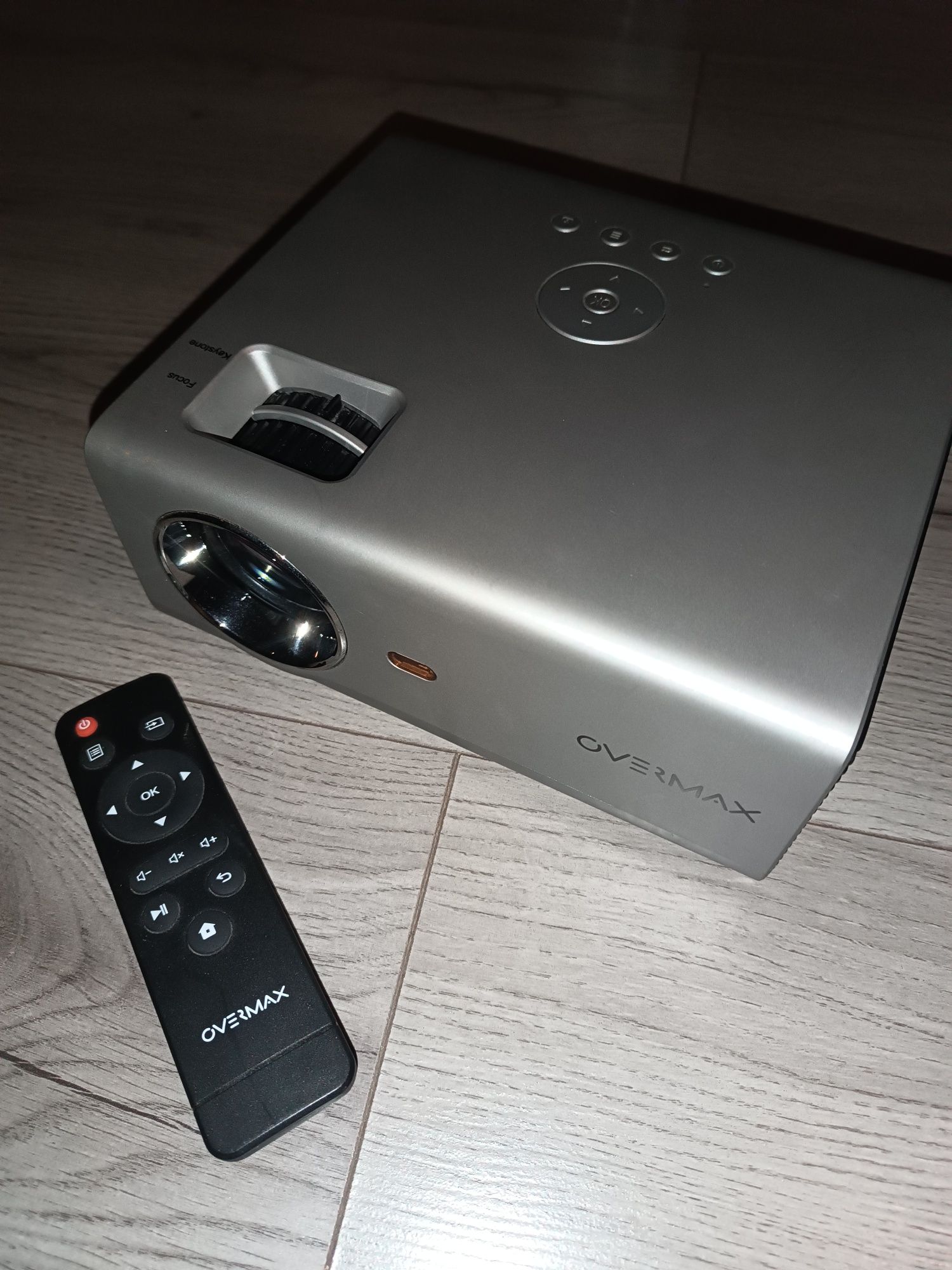 Projektor Overmax Multipic 3.5 + oryginalne kable i pilot