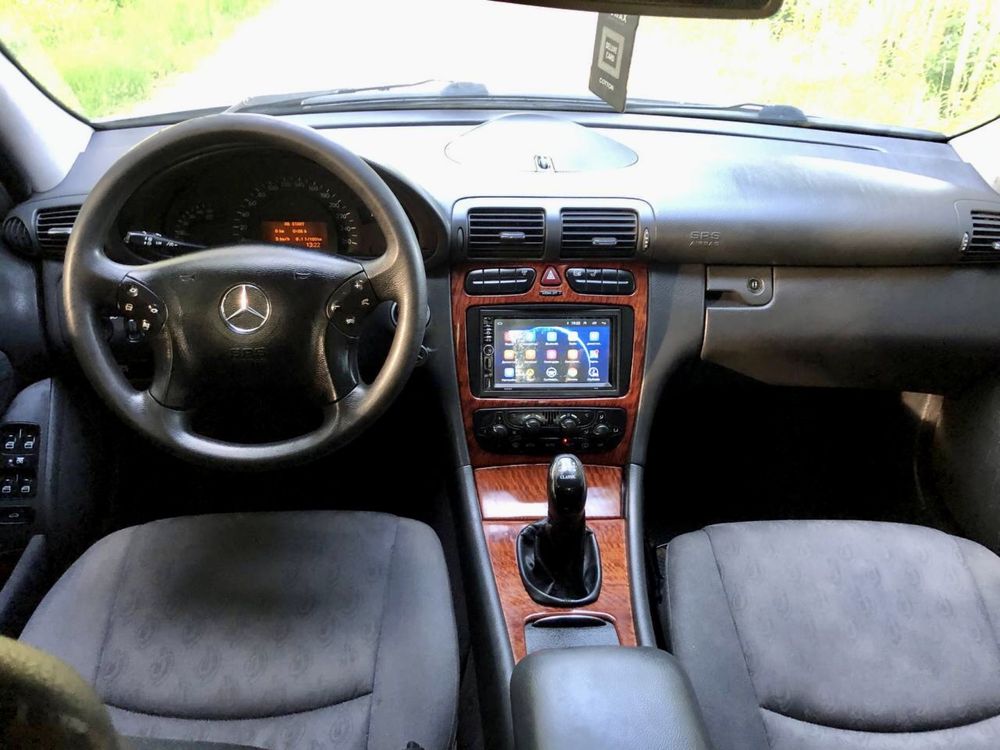 Merceges Benz C 200