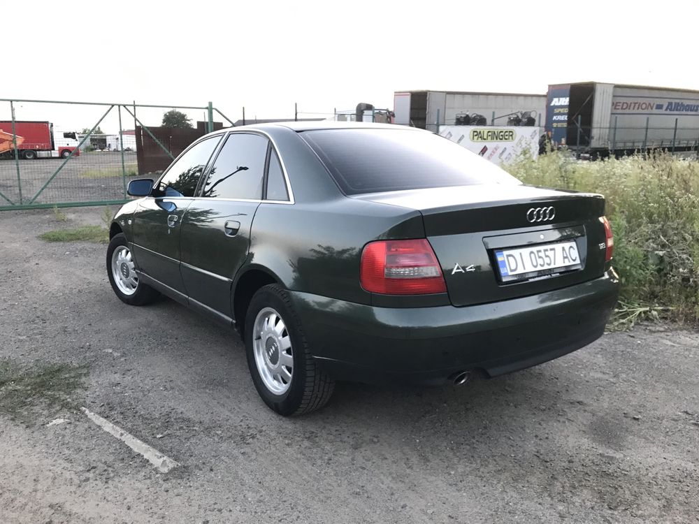 AUDI A4B5 2000p.