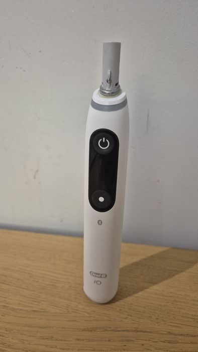 Szczoteczka oral b io-7